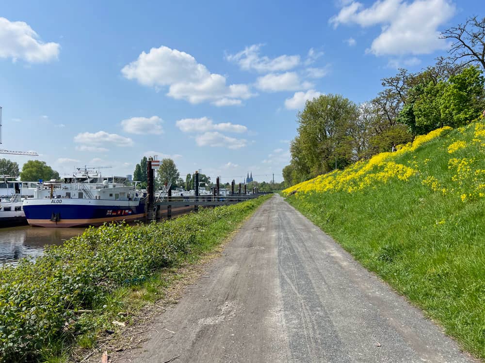 Mülheimer Hafen Runde - Walk and Wonder