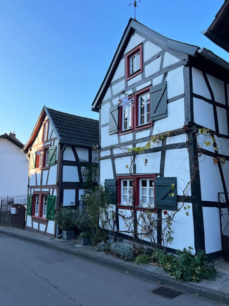Oberdollendorf Wanderung durch den Ort - Walk and Wonder